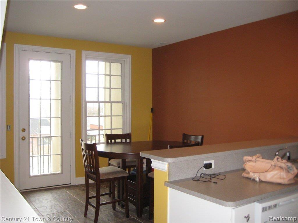 137 Paton Way, Unit 28 Romeo, MI 48065 - Photo 2 of 10 137 Paton Way 006