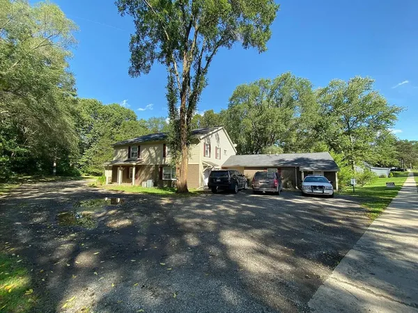 $799,900 | 260 West Unadilla Street, Pinckney, MI 48169