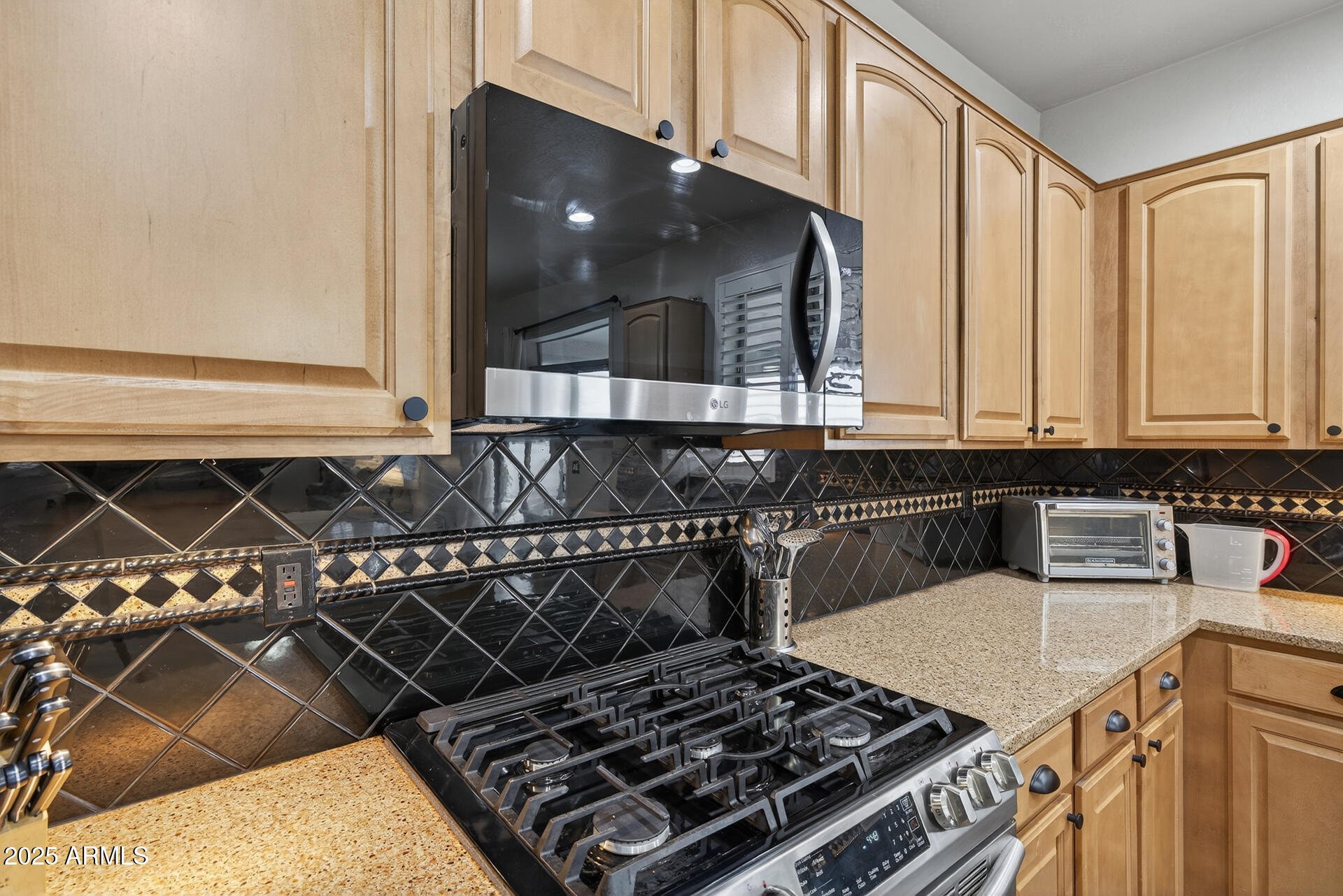 28305 North Desert Native Street San Tan Valley, AZ 85143 - Photo 16 of 81 15)KITCHEN