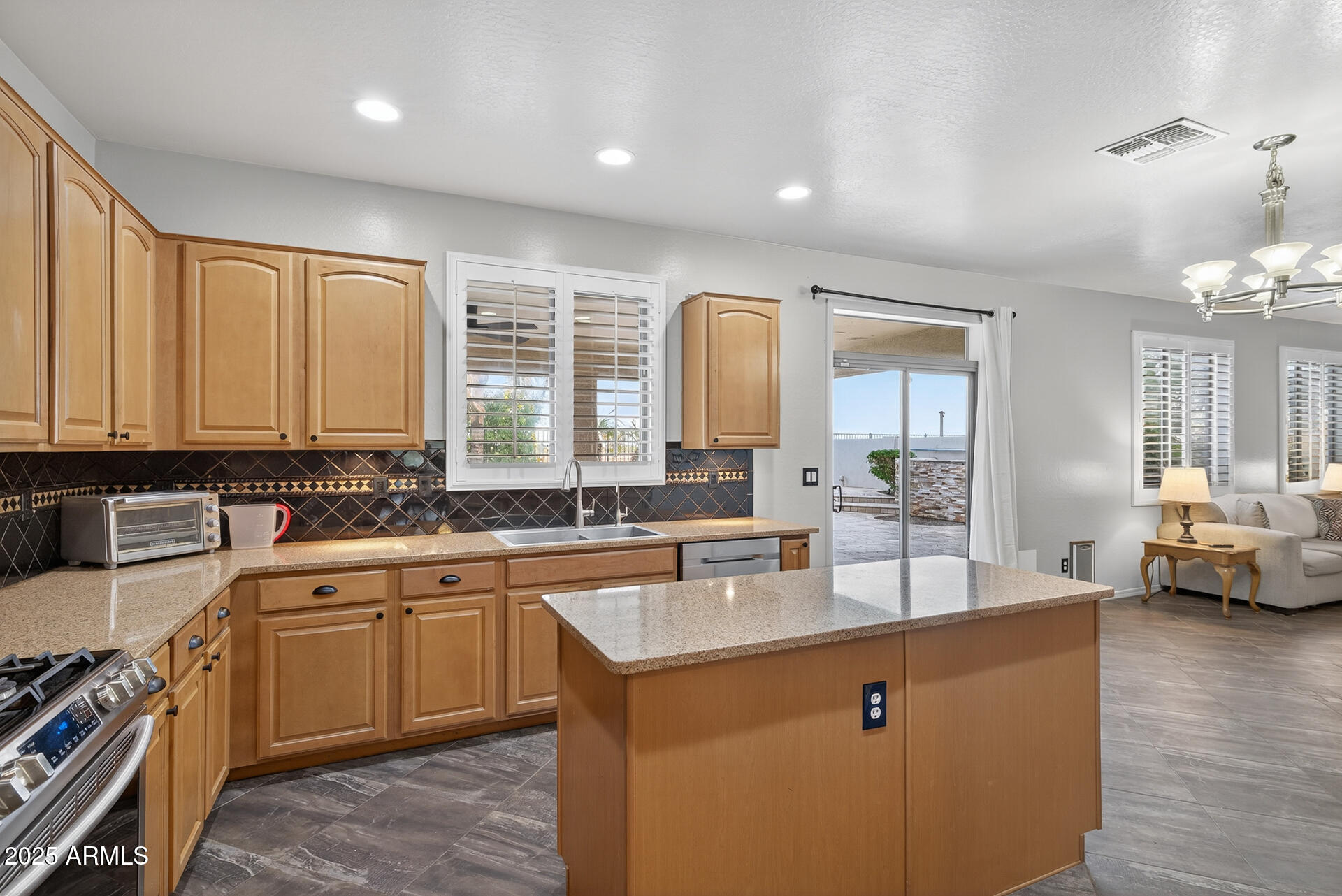 28305 North Desert Native Street San Tan Valley, AZ 85143 - Photo 17 of 81 16)KITCHEN