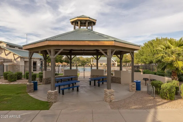 $538,900 | 28305 North Desert Native Street, San Tan Valley, AZ 85143