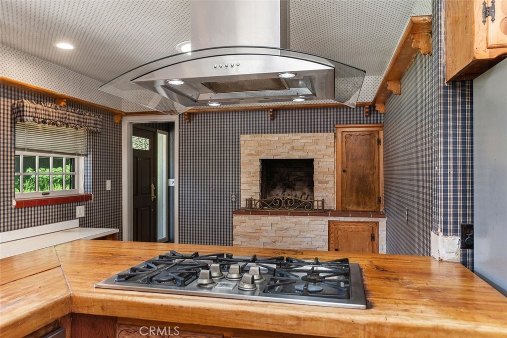 919 Sharon Road Santa Ana, CA 92706 - Photo 5 of 19 Gallery Image 5