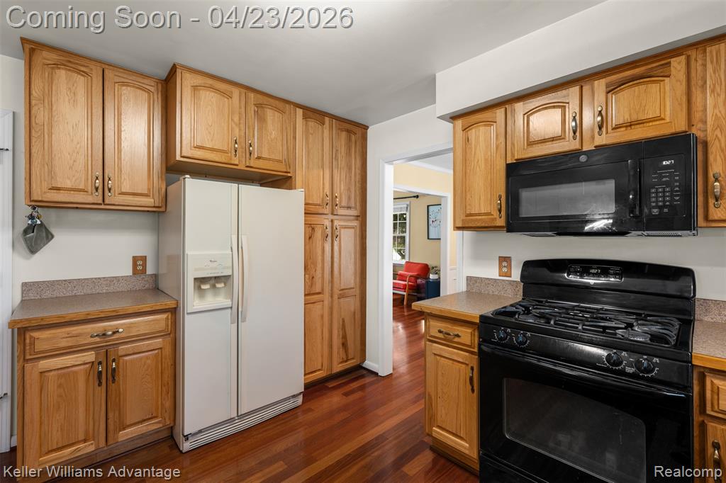 348 Willow Tree Lane Rochester, MI 48306 - Photo 13 of 56