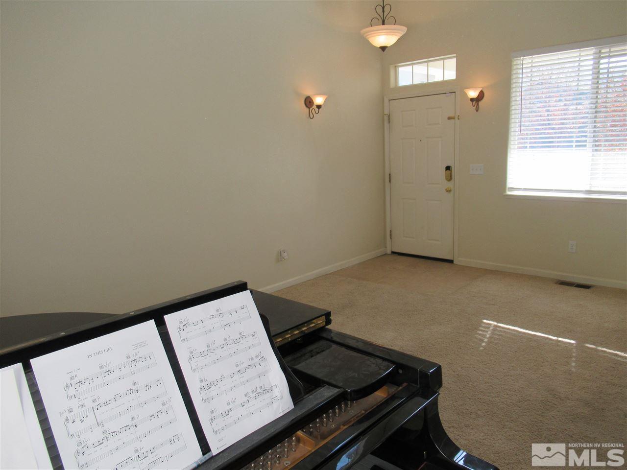 2347 Clementine Lane Reno, NV 89521 - Photo 3 of 19