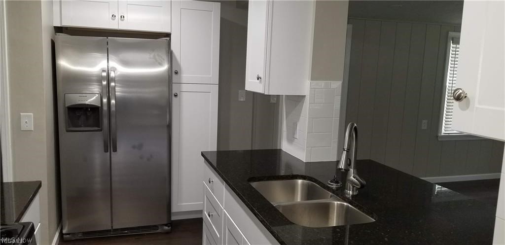 4303 Elmwood Road Cleveland, OH 44121 - Photo 9 of 35