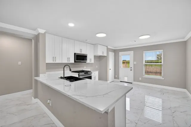 $214,900 | 18927 Remington Bend Drive, Houston, TX 77073