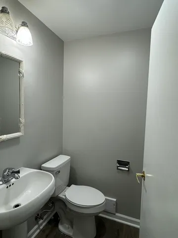 $2,550 | 1127 East 159th Place, South Holland, IL 60473