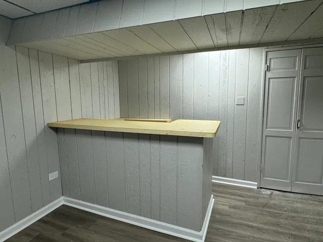 $2,550 | 1127 East 159th Place, South Holland, IL 60473