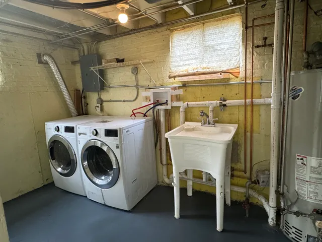 $2,550 | 1127 East 159th Place, South Holland, IL 60473