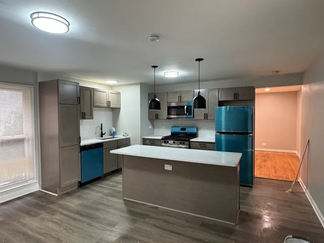 $2,550 | 1127 East 159th Place, South Holland, IL 60473