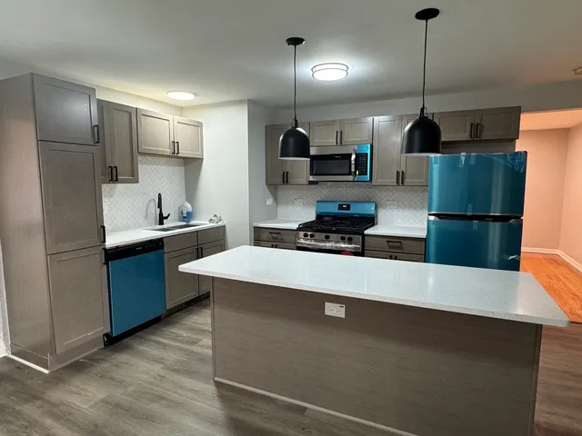 $2,550 | 1127 East 159th Place, South Holland, IL 60473