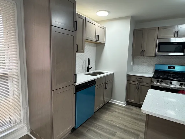 $2,550 | 1127 East 159th Place, South Holland, IL 60473