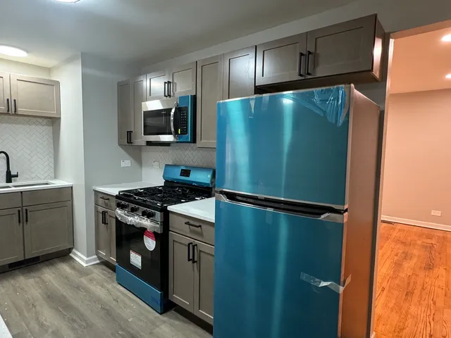 $2,550 | 1127 East 159th Place, South Holland, IL 60473