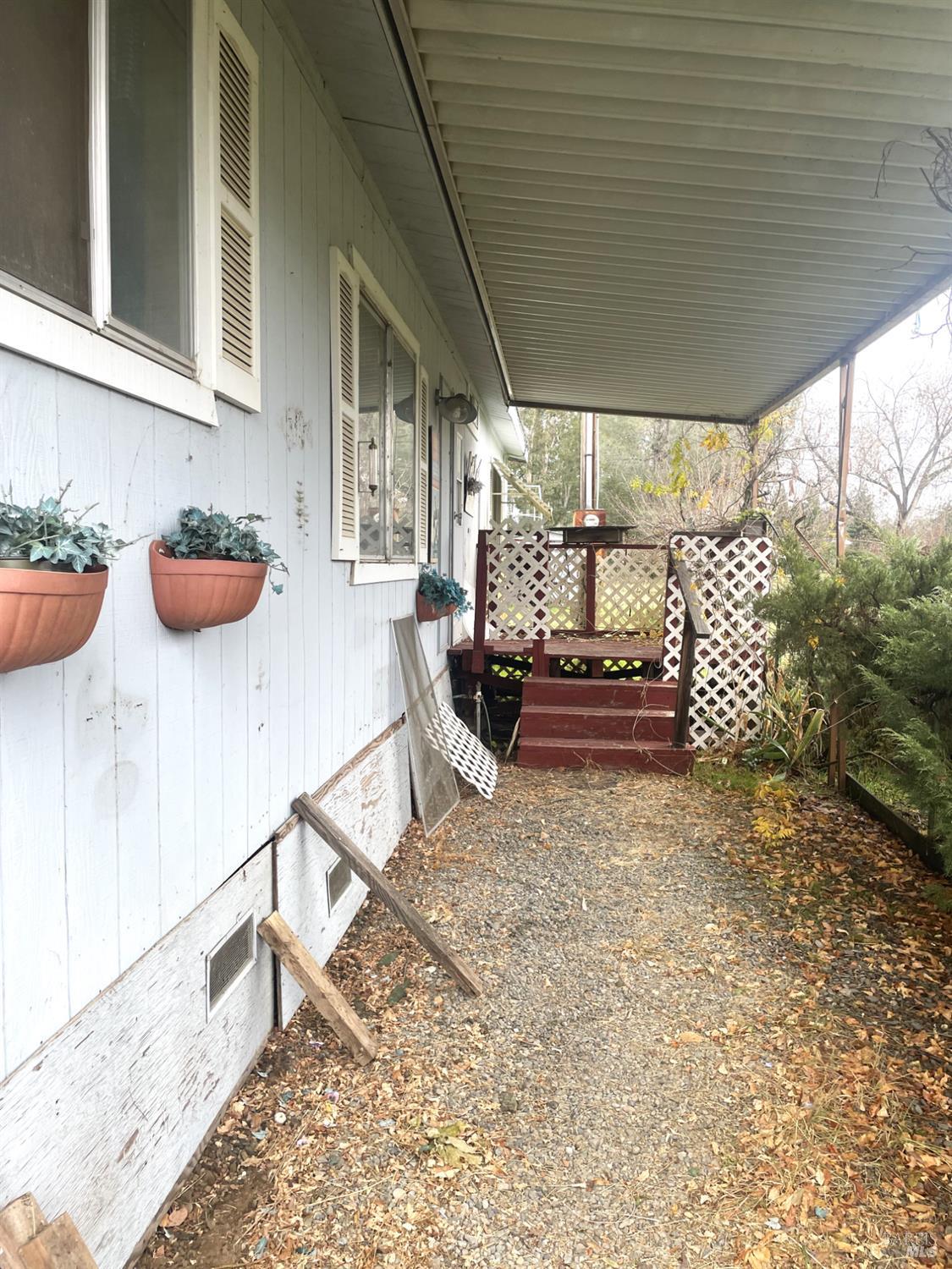 2865 Bell Hill Road Kelseyville, CA 95451 - Photo 25 of 43 Side entryway