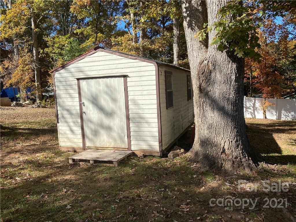 1679 Ponderosa Road Hickory, NC 28602 - Photo 8 of 29 Gallery Image 8