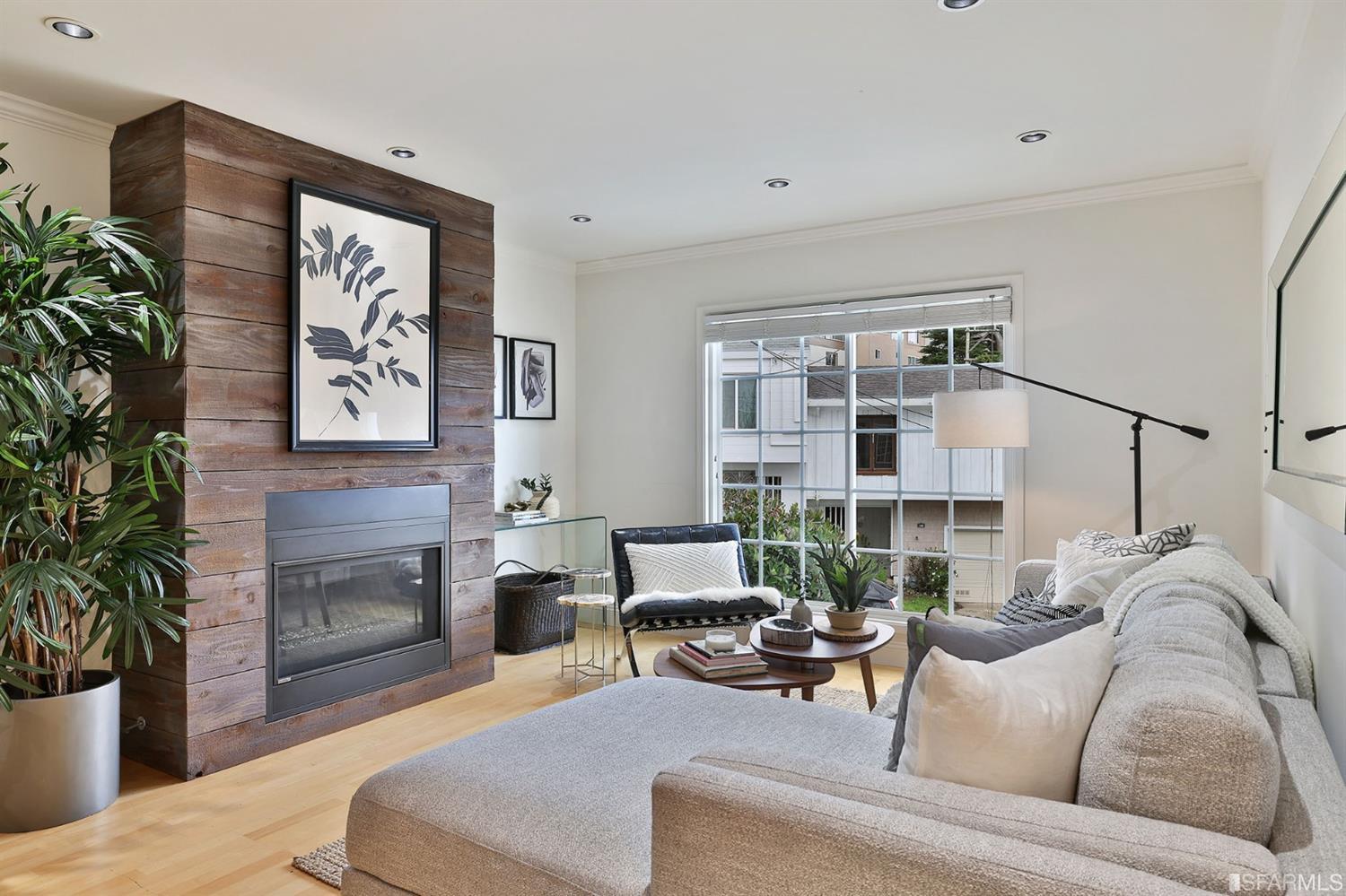 109 Glenview Drive San Francisco, CA 94131 - Photo 4 of 42