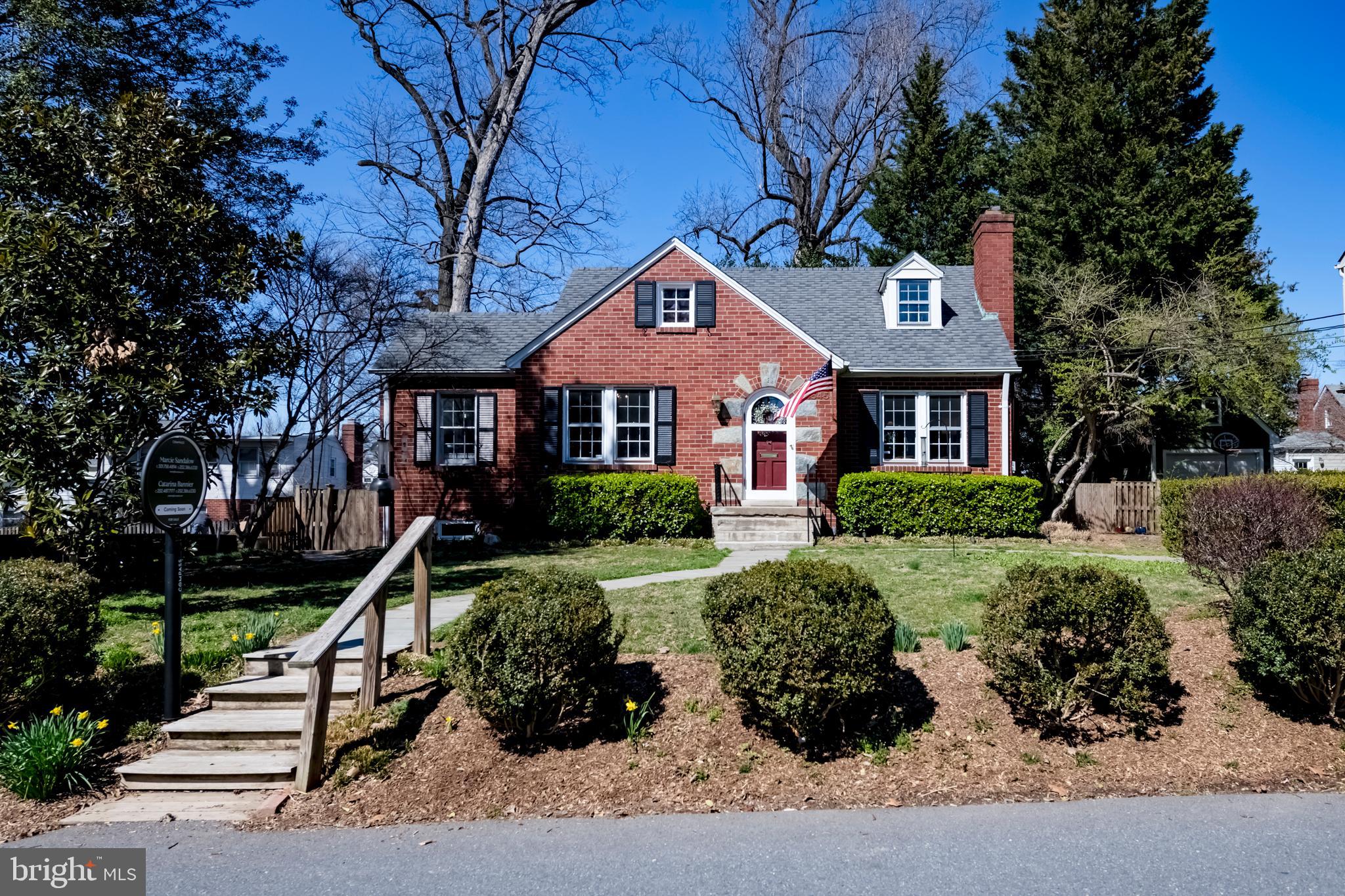 4545 South Chelsea Lane Bethesda, MD 20814 - Photo 31 of 32 Lush landscaping