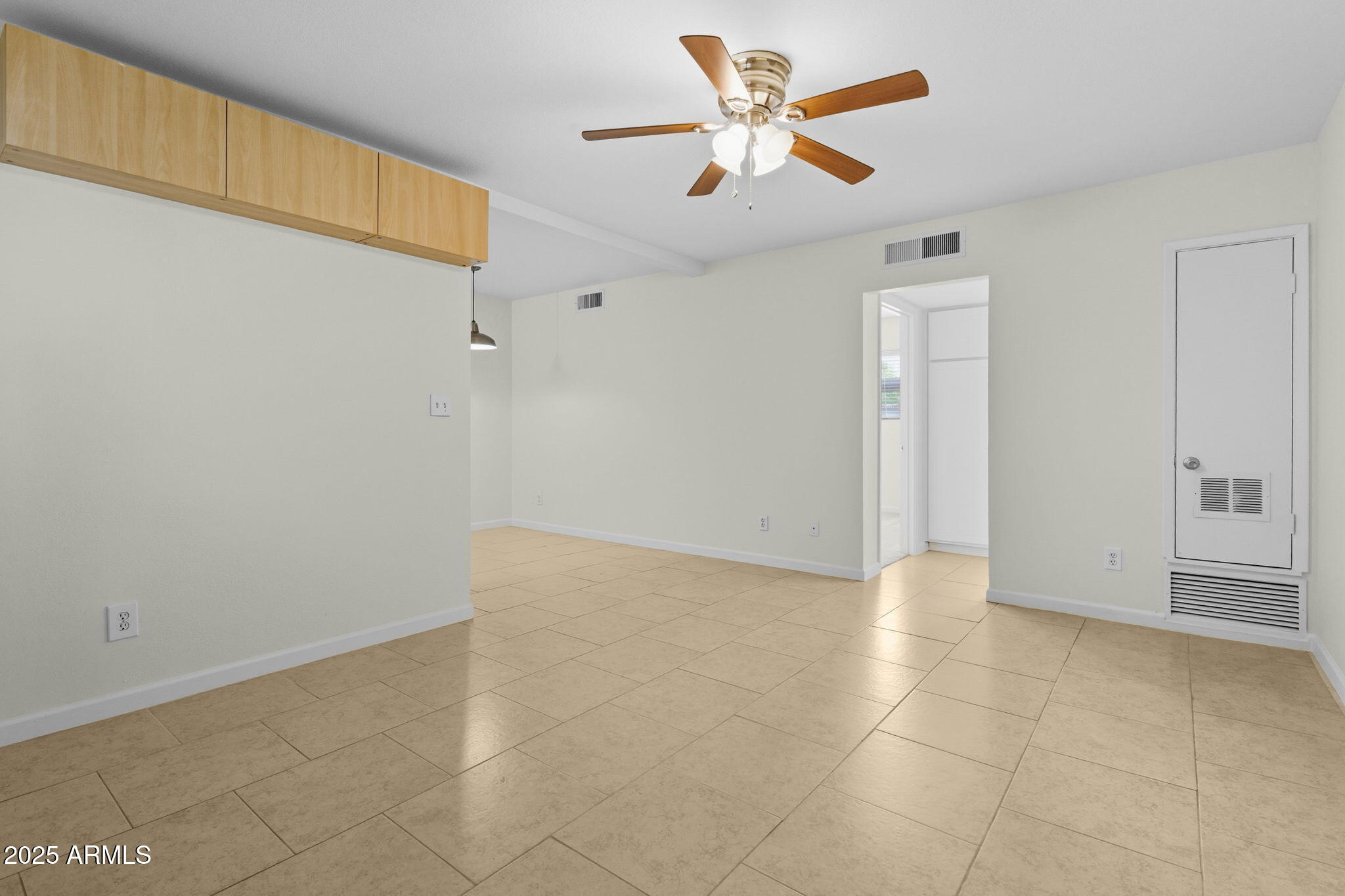 749 East Montebello Avenue, Unit 127 Phoenix, AZ 85014 - Photo 5 of 20 a view of an empty room