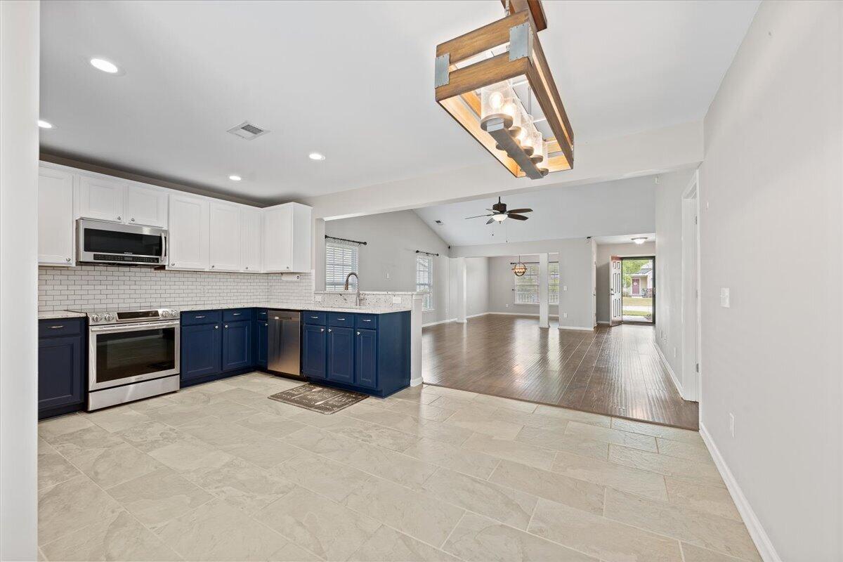 341 Deep River Road Summerville, SC 29486 - Photo 12 of 43 Kitchen