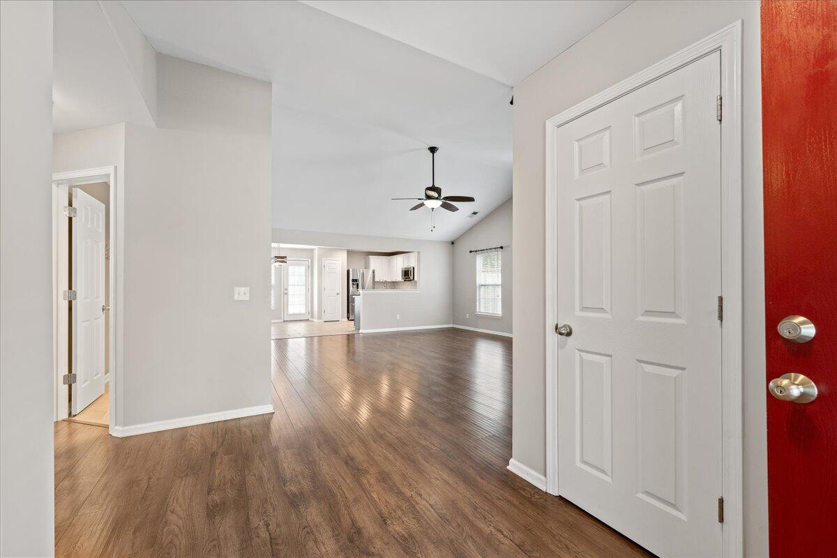 341 Deep River Road Summerville, SC 29486 - Photo 6 of 43 Foyer