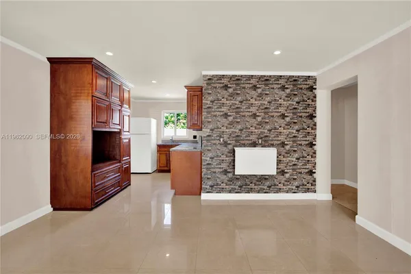 $2,250 | 5901 Southwest 45th Street, Unit 1, Miami, FL 33155