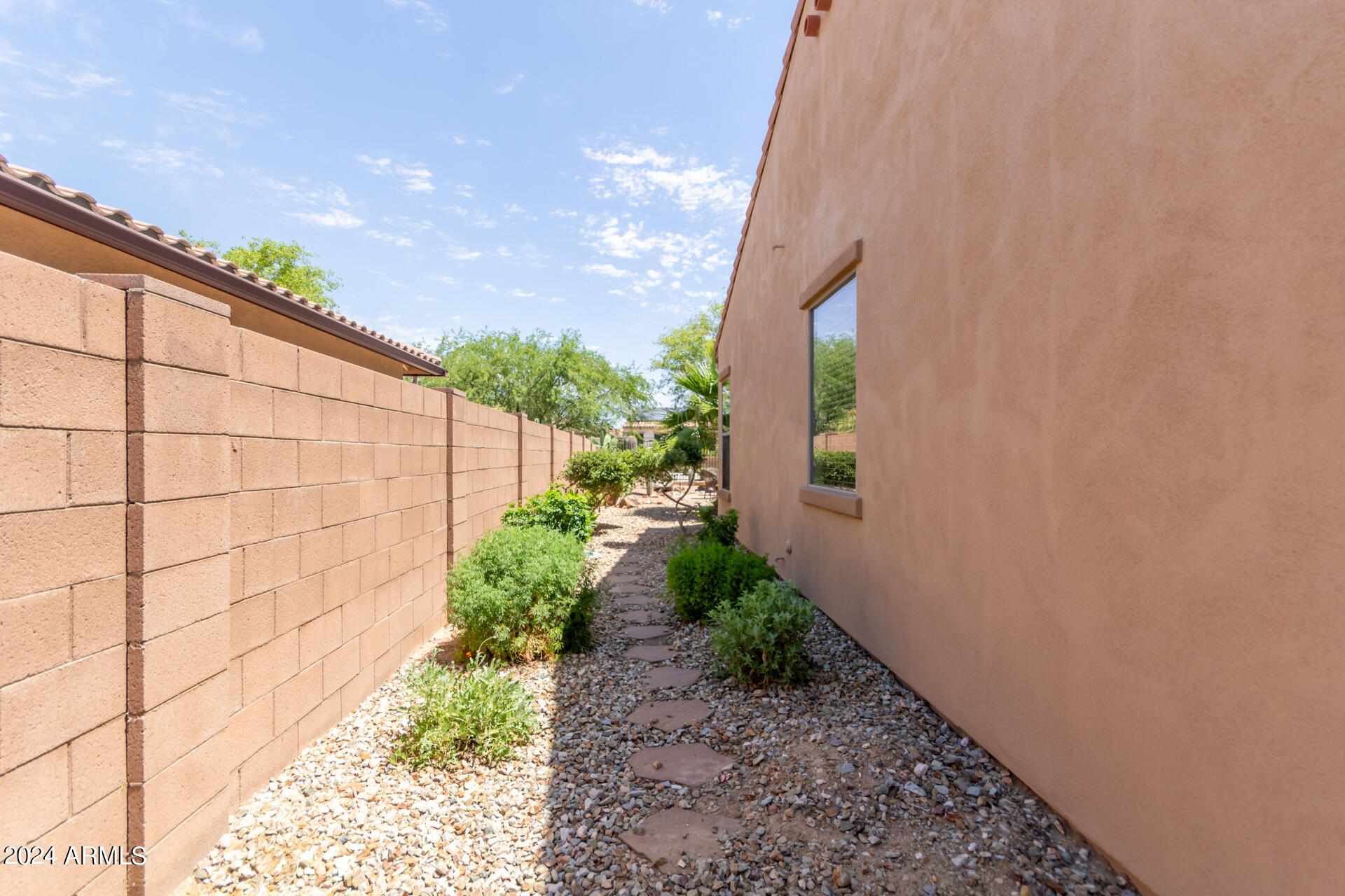 17858 West Verdin Road Goodyear, AZ 85338 - Photo 35 of 78 Sideyard