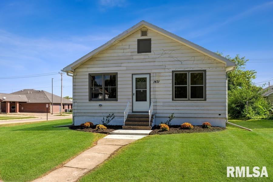 1431 Pershing Boulevard Clinton, IA 52732 - Photo 1 of 15 Gallery Image 1