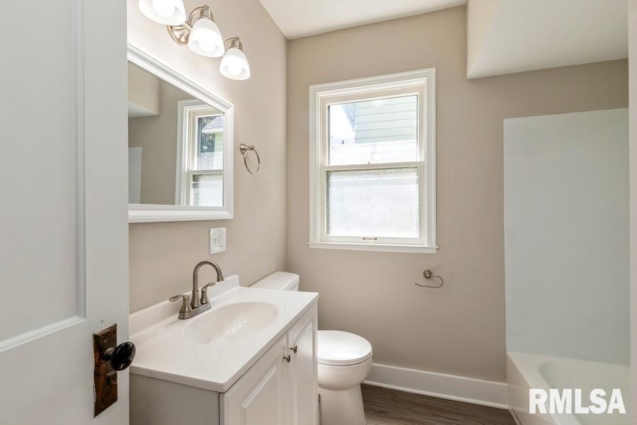 1431 Pershing Boulevard Clinton, IA 52732 - Photo 11 of 15 Gallery Image 11