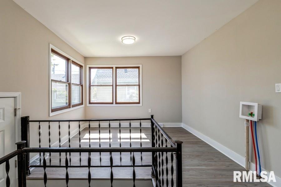 1431 Pershing Boulevard Clinton, IA 52732 - Photo 12 of 15 Gallery Image 12