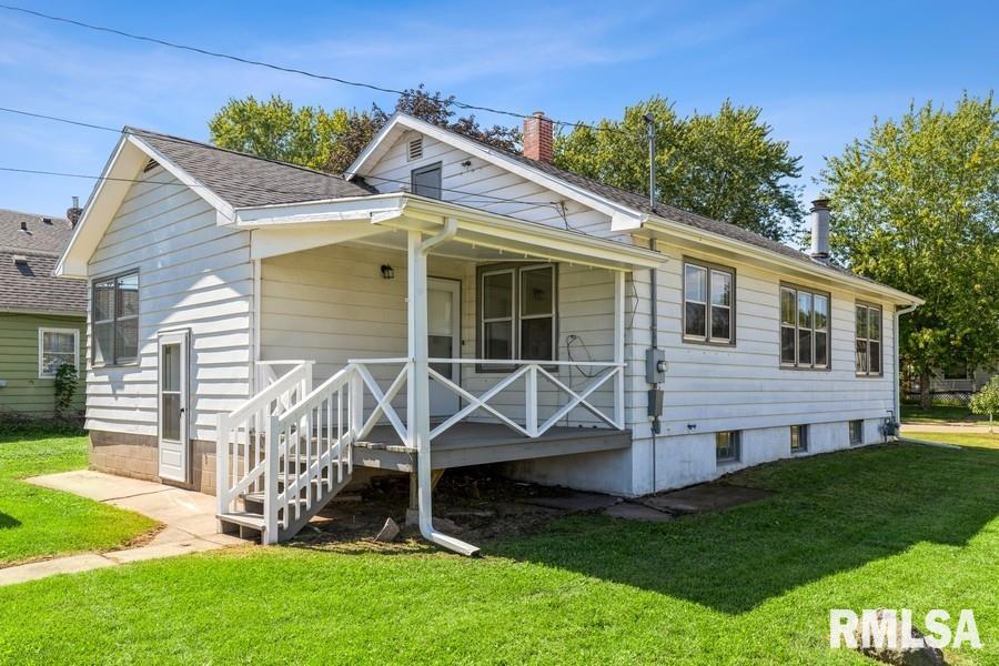 1431 Pershing Boulevard Clinton, IA 52732 - Photo 3 of 15 Gallery Image 3
