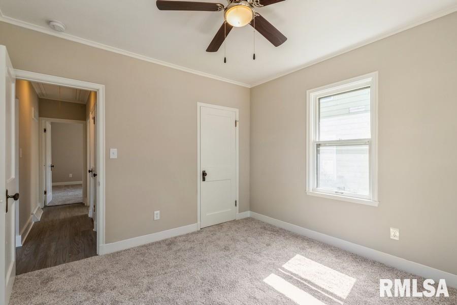 1431 Pershing Boulevard Clinton, IA 52732 - Photo 8 of 15 Gallery Image 8