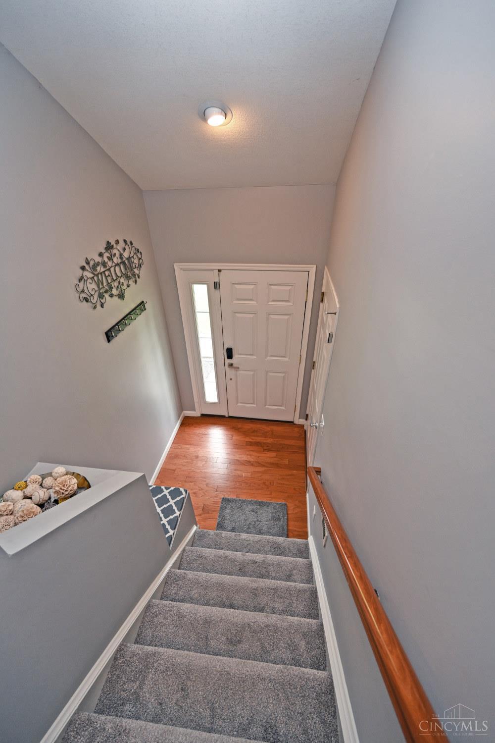 7302 Bridge Point Drive Cincinnati, OH 45248 - Photo 7 of 42