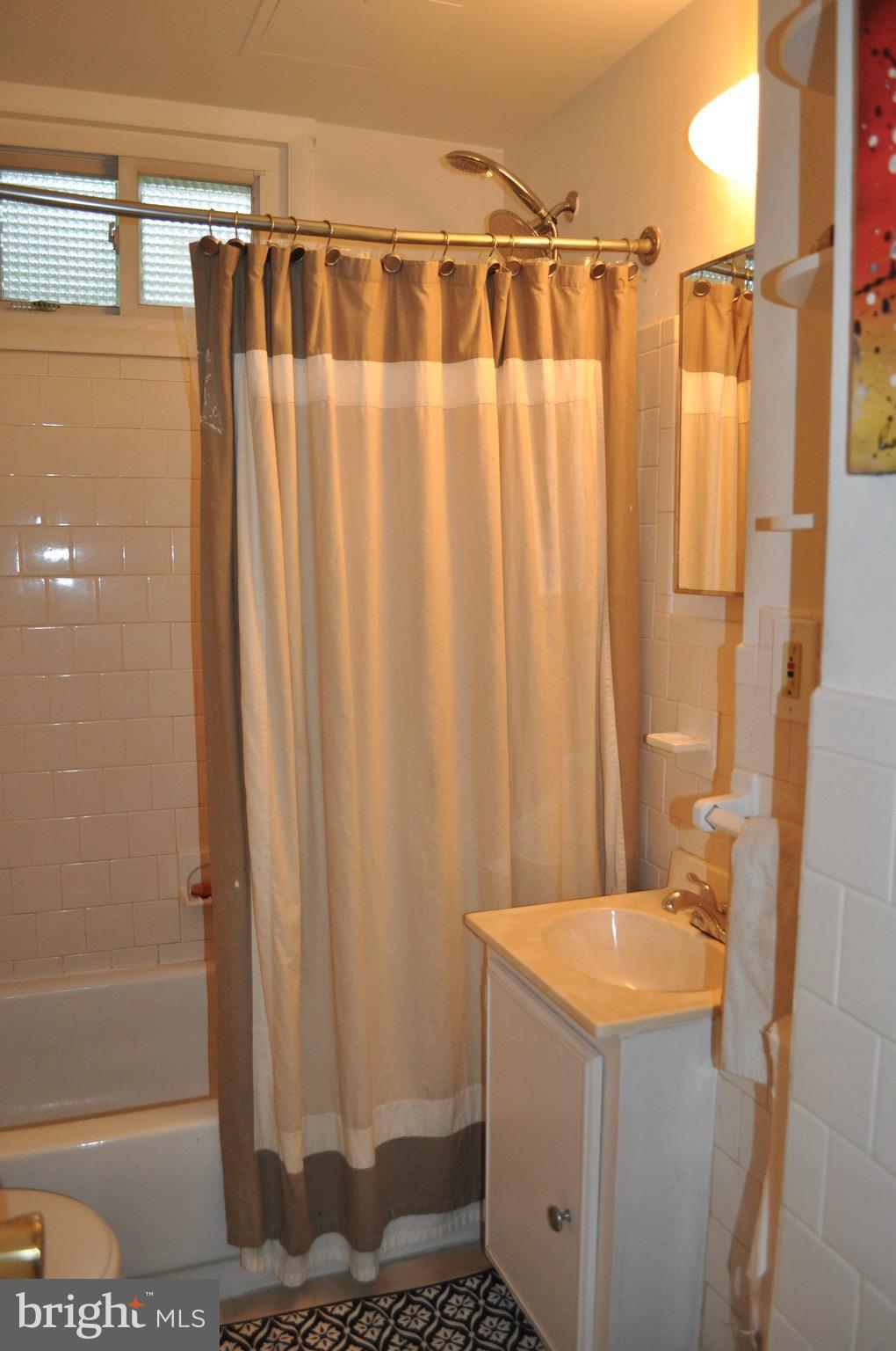 3109 Windom Road Mount Rainier, MD 20712 - Photo 10 of 20 Main level full bath