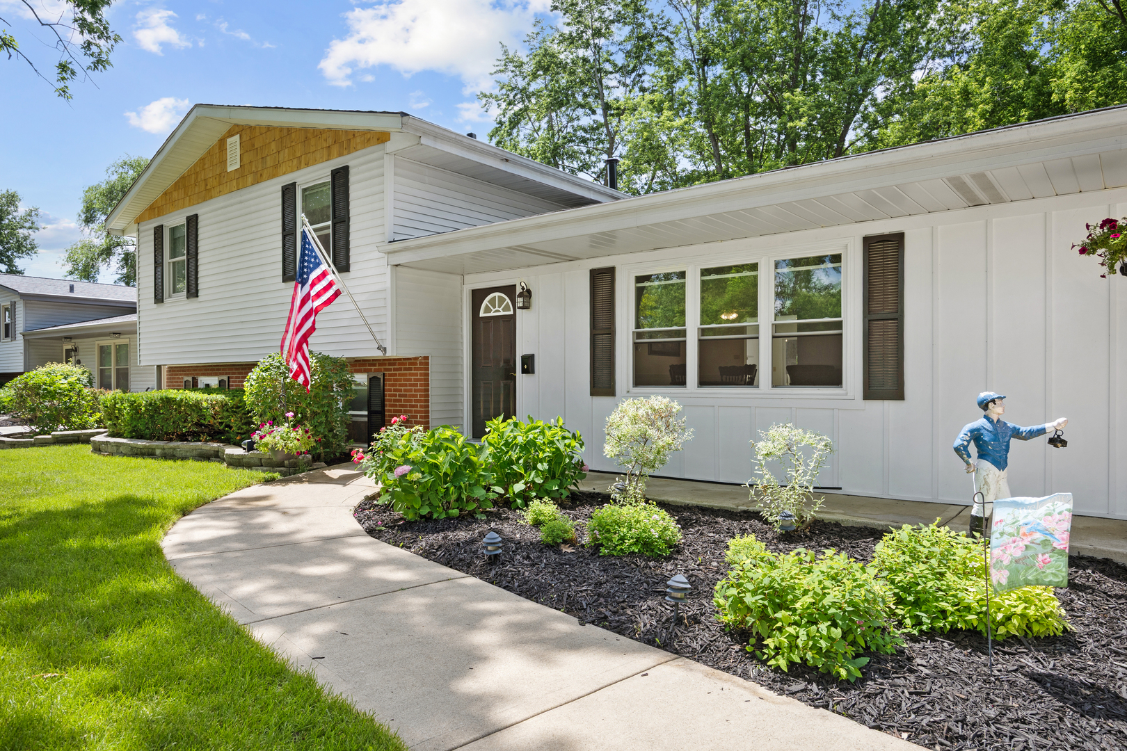 586 Aztec Drive Carol Stream, IL 60188 - Photo 3 of 26