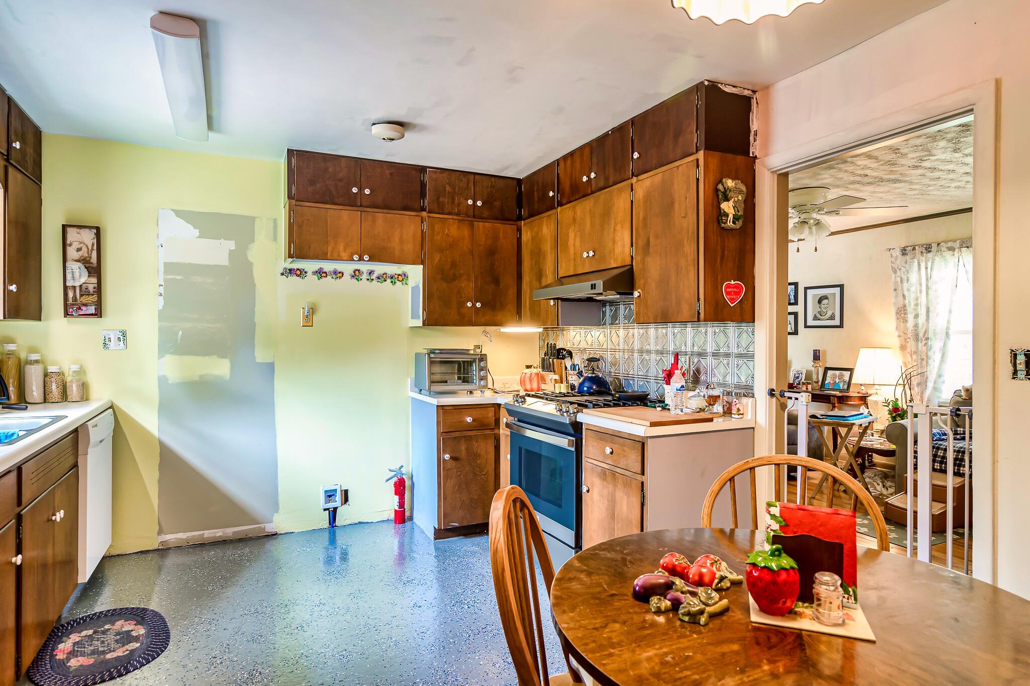 125 South Seneca Road Oak Ridge, TN 37830 - Photo 14 of 28 125S-8