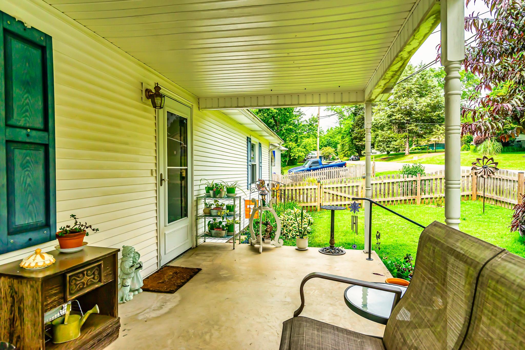 125 South Seneca Road Oak Ridge, TN 37830 - Photo 4 of 28 125S-4