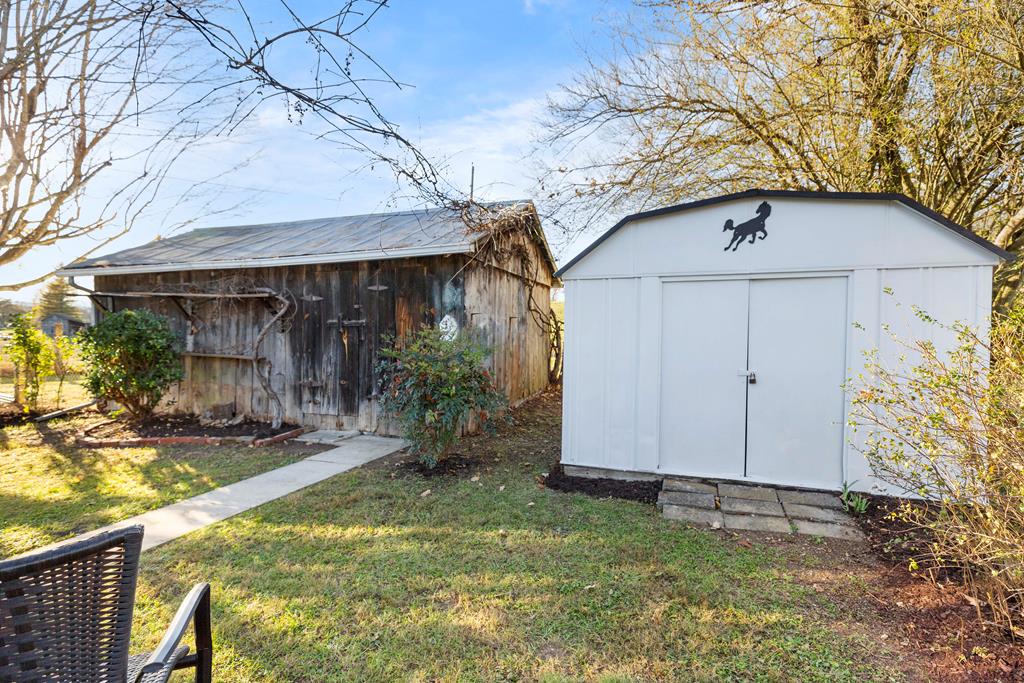 2452 Austinville Road Austinville, VA 24312 - Photo 31 of 39 Gallery Image 31