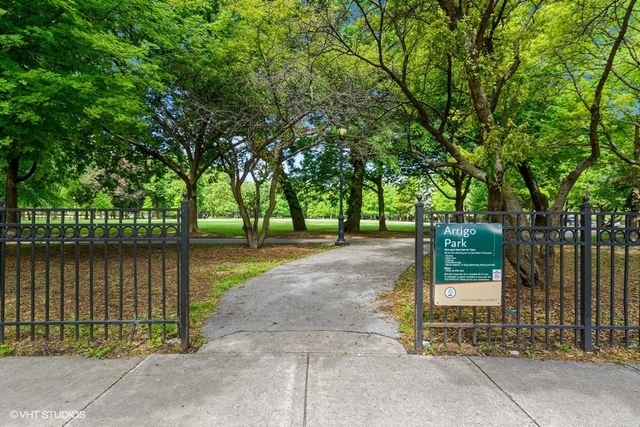 811 South Lytle Street, Unit 606 Chicago, IL 60607 - Photo 22 of 23 a view of a park with large trees