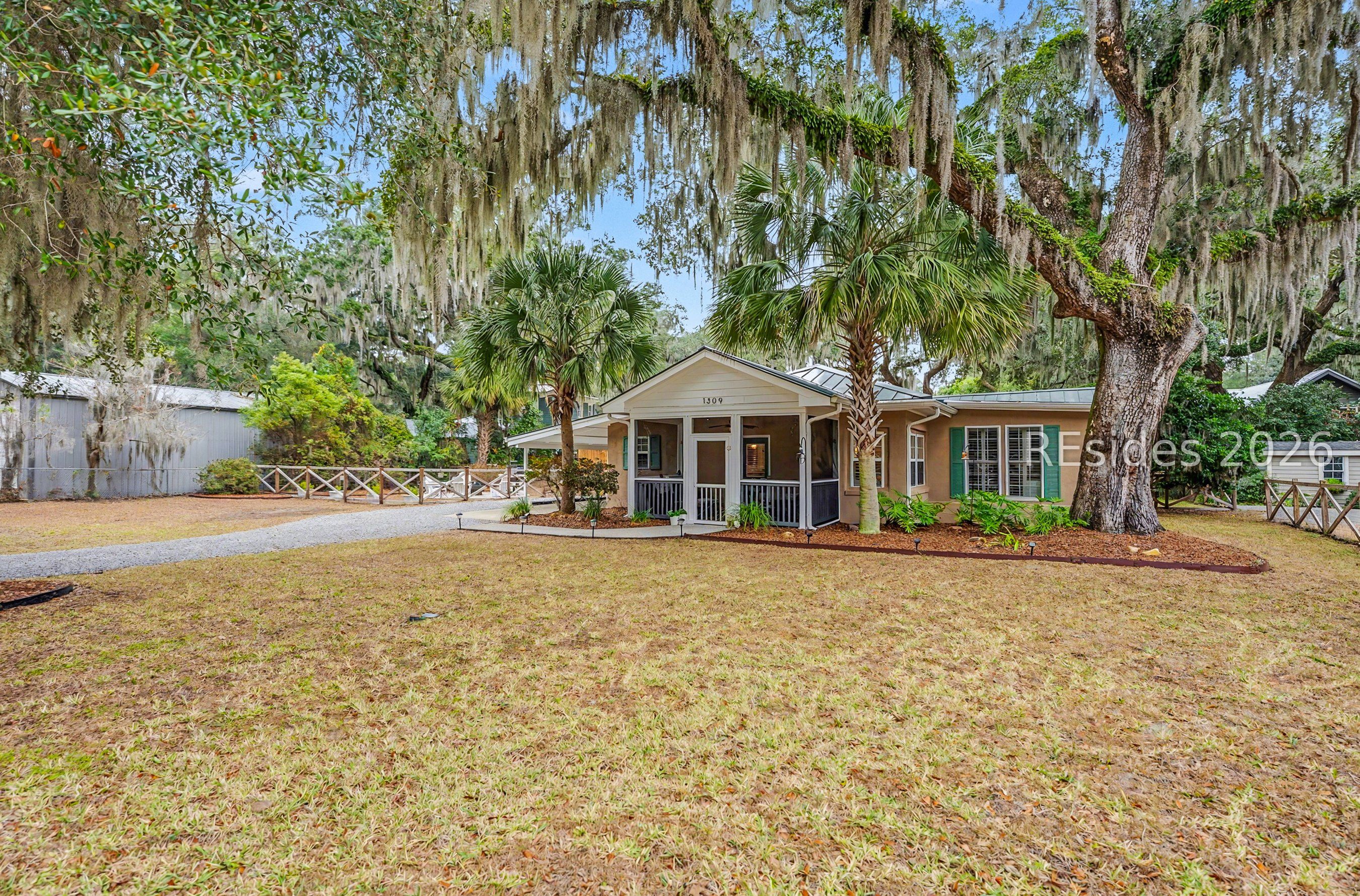 1309 Newcastle Street Beaufort, SC 29902 - Photo 3 of 60