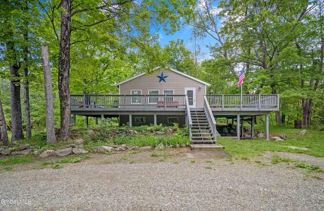 $349,900 | 633 Moore Hill Road, Stephentown, NY 12168