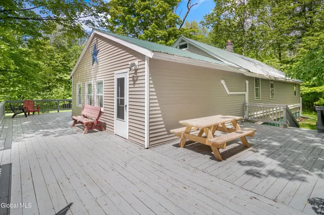 $349,900 | 633 Moore Hill Road, Stephentown, NY 12168