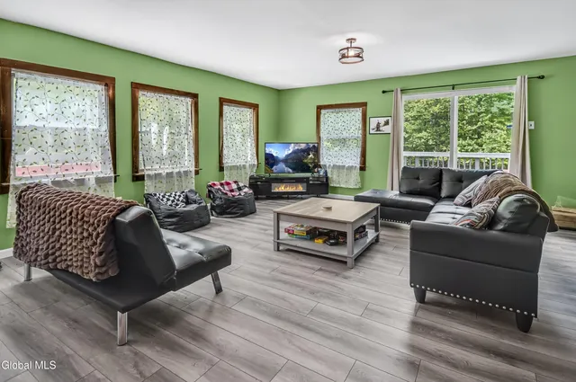 $349,900 | 633 Moore Hill Road, Stephentown, NY 12168