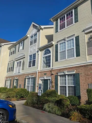 $300,000 | 106 Limerick Lane, Phillipsburg, NJ 08865