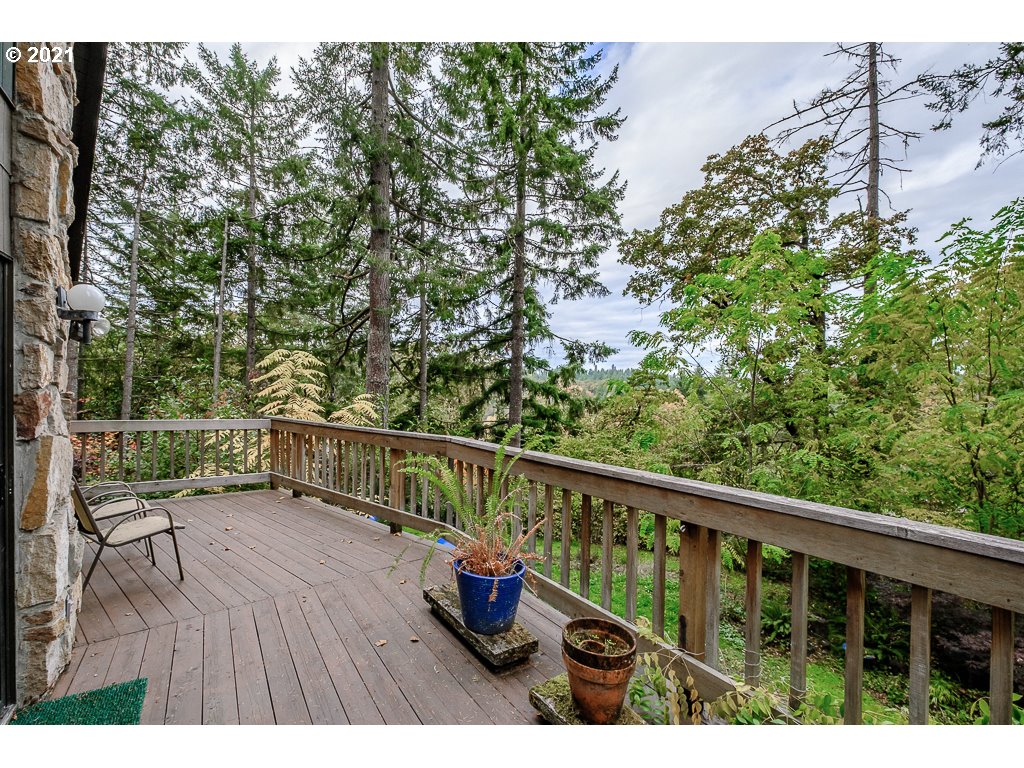 4580 Old Dillard Road Eugene, OR 97405 - Photo 13 of 29 a view of balcony with wooden floor and outdoor seating