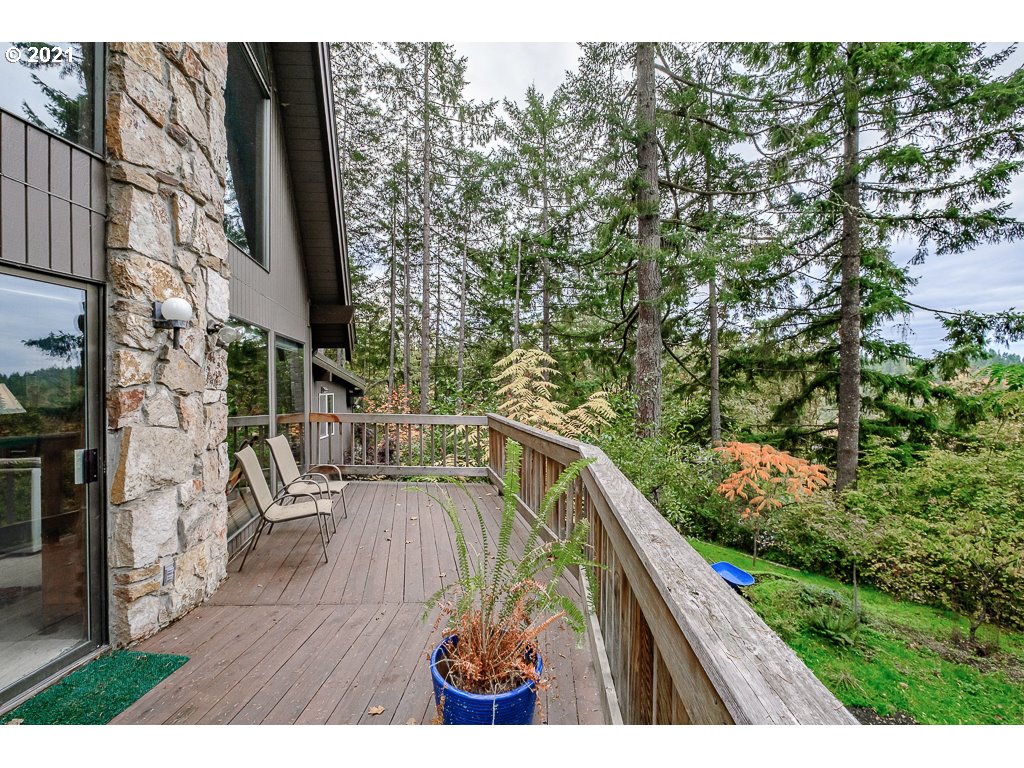 4580 Old Dillard Road Eugene, OR 97405 - Photo 14 of 29 a balcony with wooden floor and outdoor space