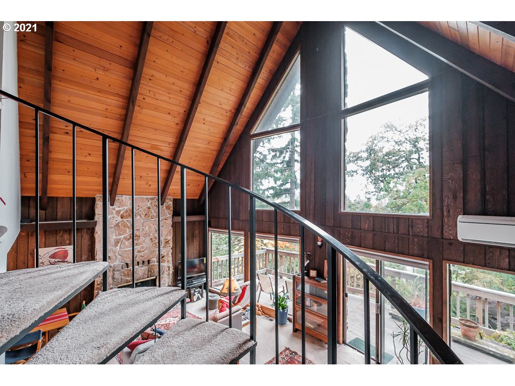 4580 Old Dillard Road Eugene, OR 97405 - Photo 17 of 29 a view of an outdoor space with seating area