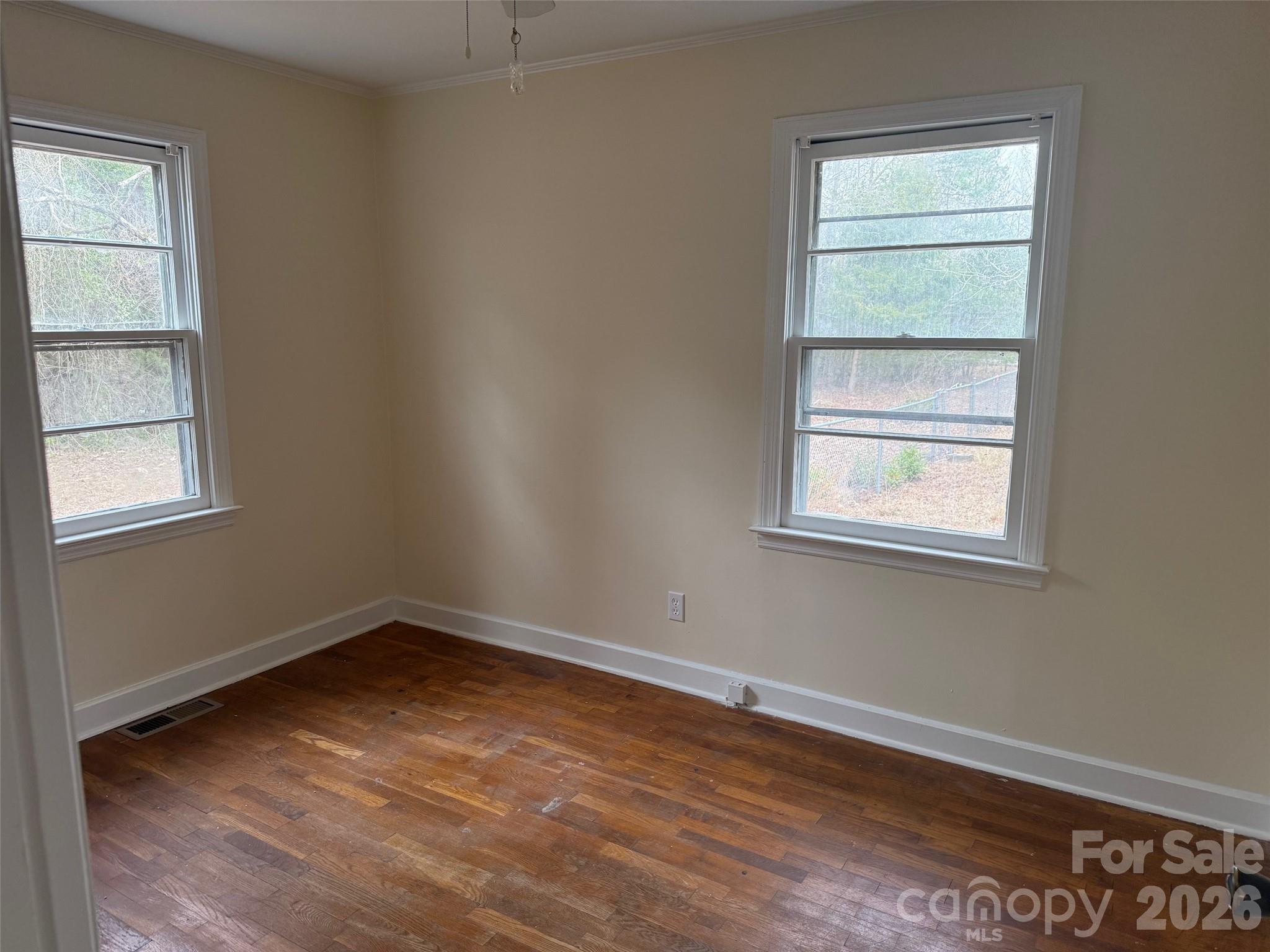 292 Youngs Bend Road Kershaw, SC 29067 - Photo 17 of 18 an empty room with a window