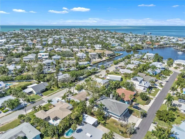 $125,000 | 238 85th Street, Unit 4, Holmes Beach, FL 34217