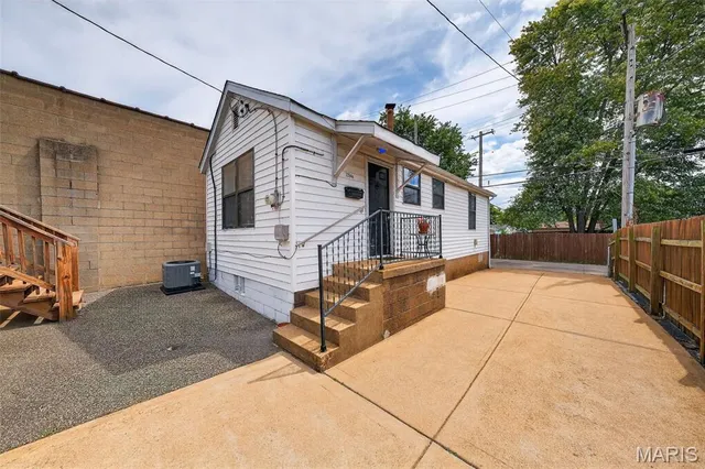$249,900 | 7254 Gravois Avenue, St. Louis, MO 63116