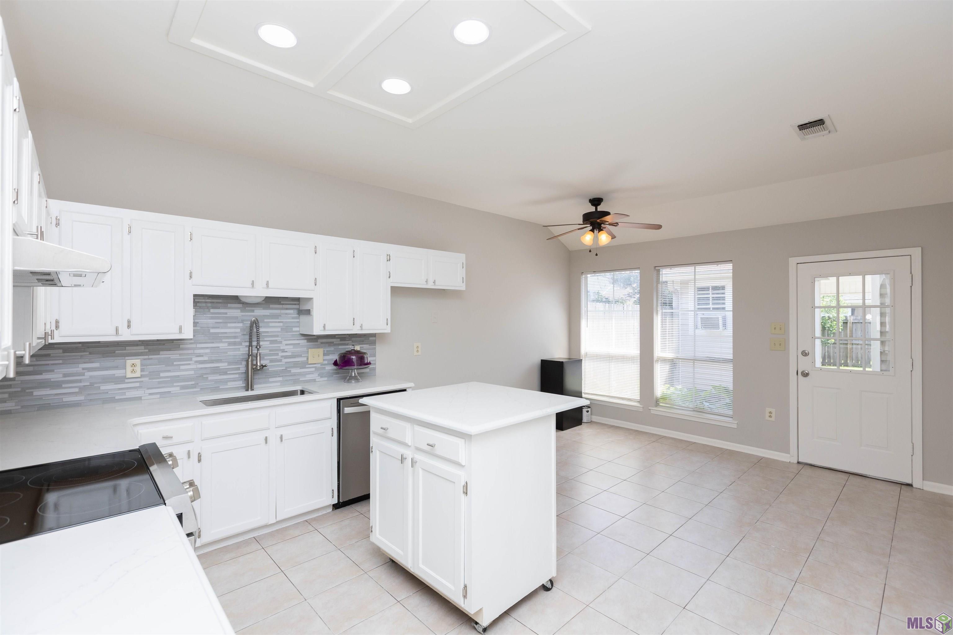 1833 Myrtle Ridge Drive Baton Rouge, LA 70816 - Photo 6 of 25 Gallery Image 6